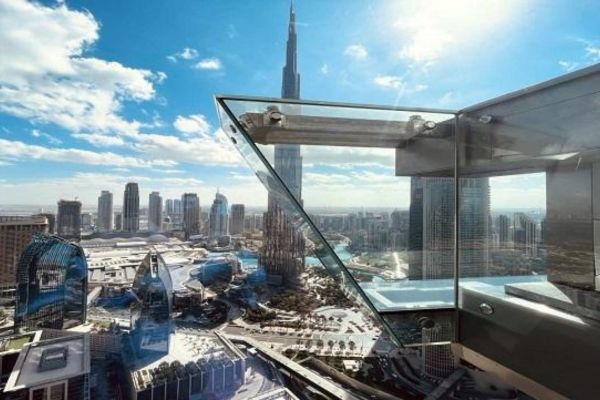 Dubai experience with the Sky Views Observatory